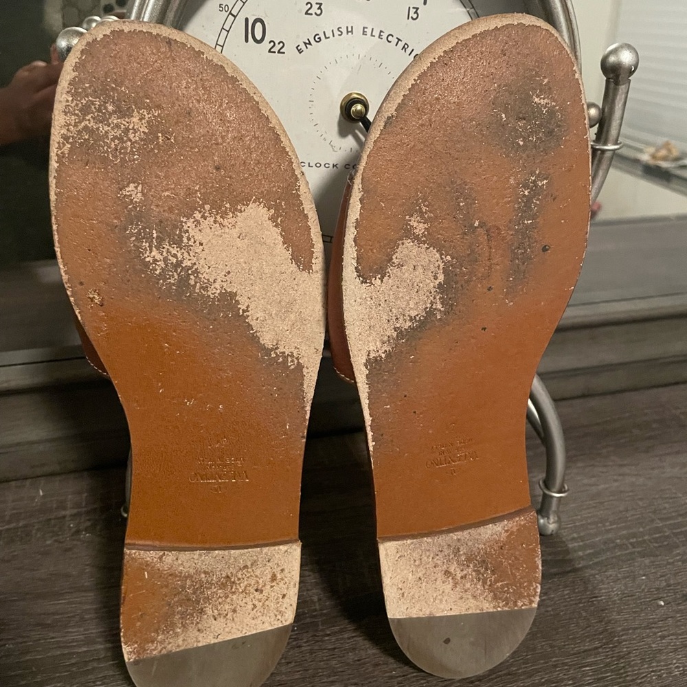 Authentic V Logo Slides - Picture 2 of 10